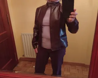 Cazadora polipiel morada + falda regalo