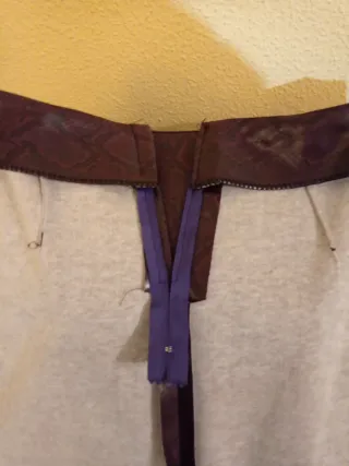 Cazadora polipiel morada + falda regalo