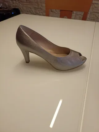 Zapatos de tacón dorados/plateados