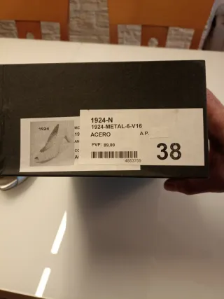 Zapatos de tacón dorados/plateados