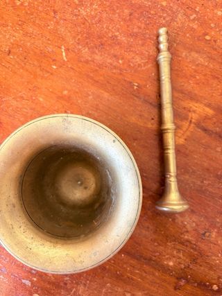 Mortero de Cobre con Figura Egipcia