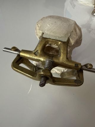 Articulador dental para prótesis