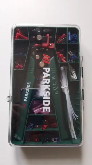 Alicate Pelacables Parkside con Accesorios