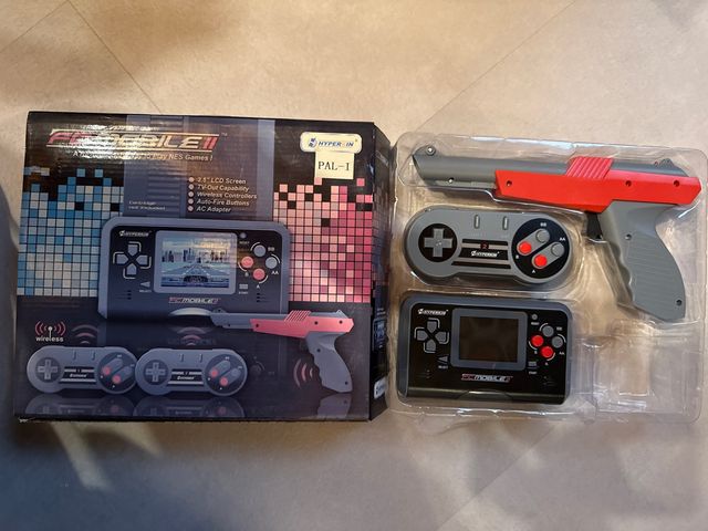 Consola FC Mobile II Hyperkin PAL-I