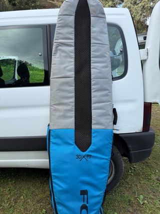 Tabla de surf SLASH con funda FCS
