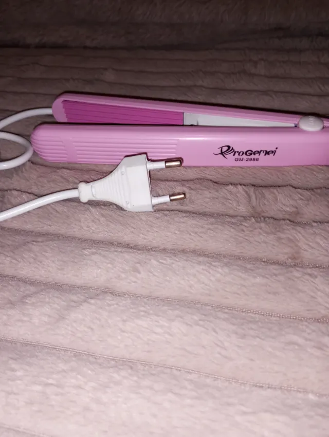 Plancha de pelo ProGemei GM-2986 Rosa
