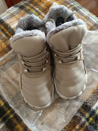 Zapatillas SAGUARO NUEVAS talla 36