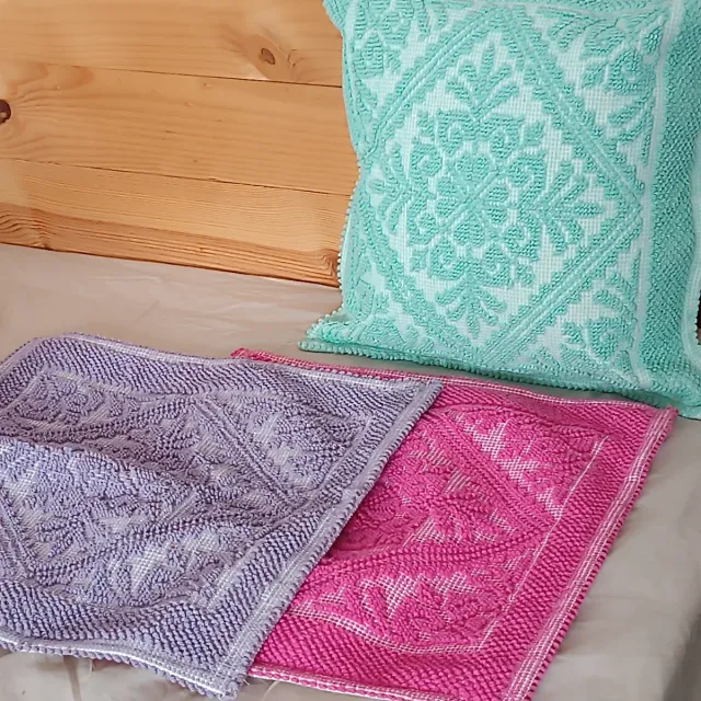 Cojín artesanal Cerneña Italia Teal/Blanco