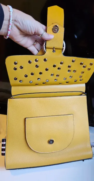 Borsa Manila Grace Maida finta pelle borchie