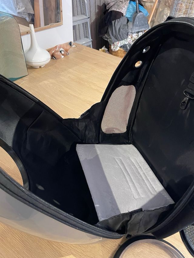 Mochila rígida para mascotas