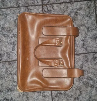 Maleta vintage de cuero marrón