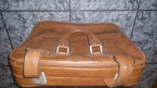 Maleta vintage de cuero marrón