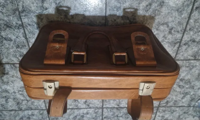 Maleta vintage de cuero marrón