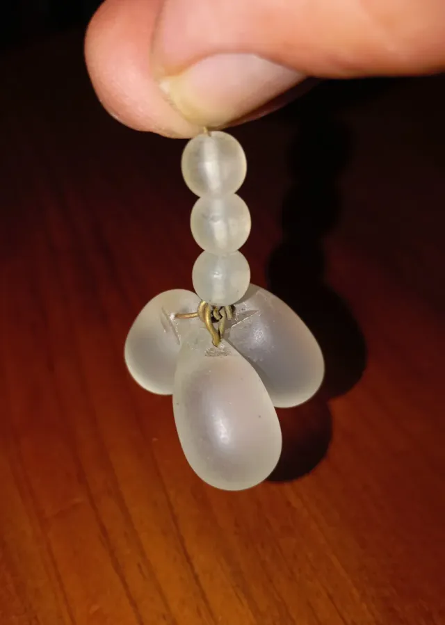 Lágrimas antigas de cristal opaco