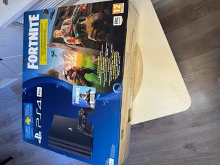 PS4 Pro  1TB Negra con caja