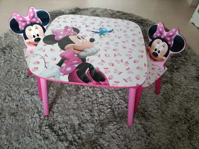 Mesa y Sillas Minnie Mouse