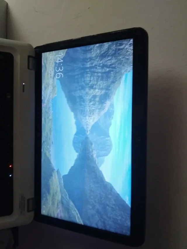 Ordenador portátil con teclado RGB