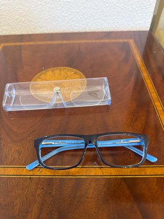 Gafas de pasta azules