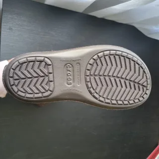 Stivali crocs berryessa tall marroni w6