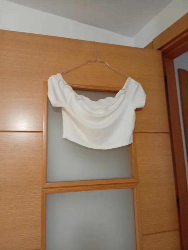 Camiseta blanca escotada