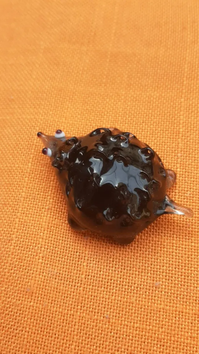 Riccio in vetro nero