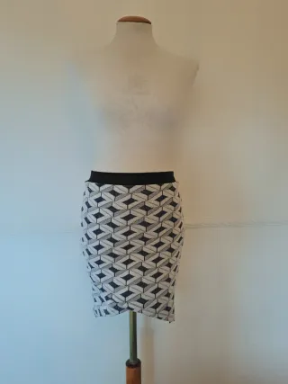 Falda tubo geométrica.