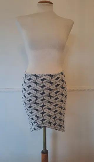 Falda tubo geométrica.