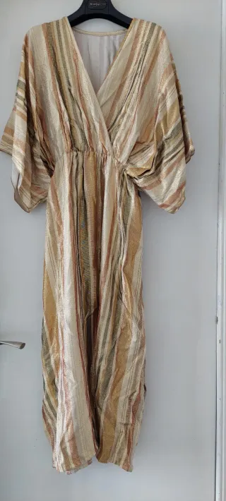 Vestido de fiesta dorado y multicolor