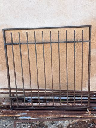 Reja de ventana metálica