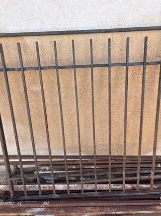 Reja de ventana metálica