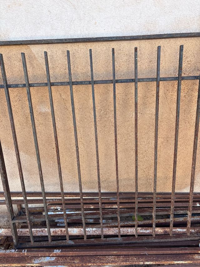 Reja de ventana metálica