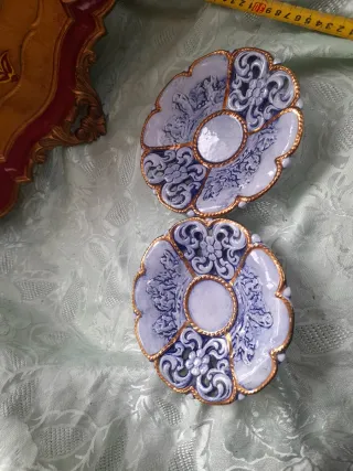 Coppia Piatti Antichi Decorati Oro