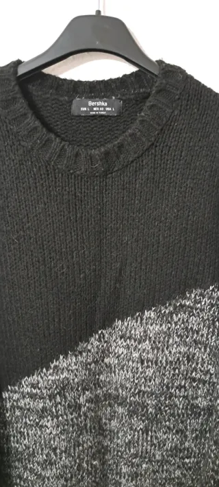 Jersey Bershka largo negro y gris