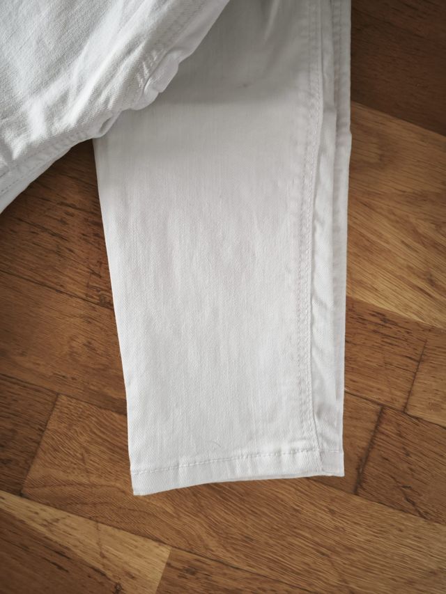 Pantalón vaquero blanco MANGO talla 36