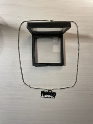 Colgante Thrasher multicolor cadena plateada