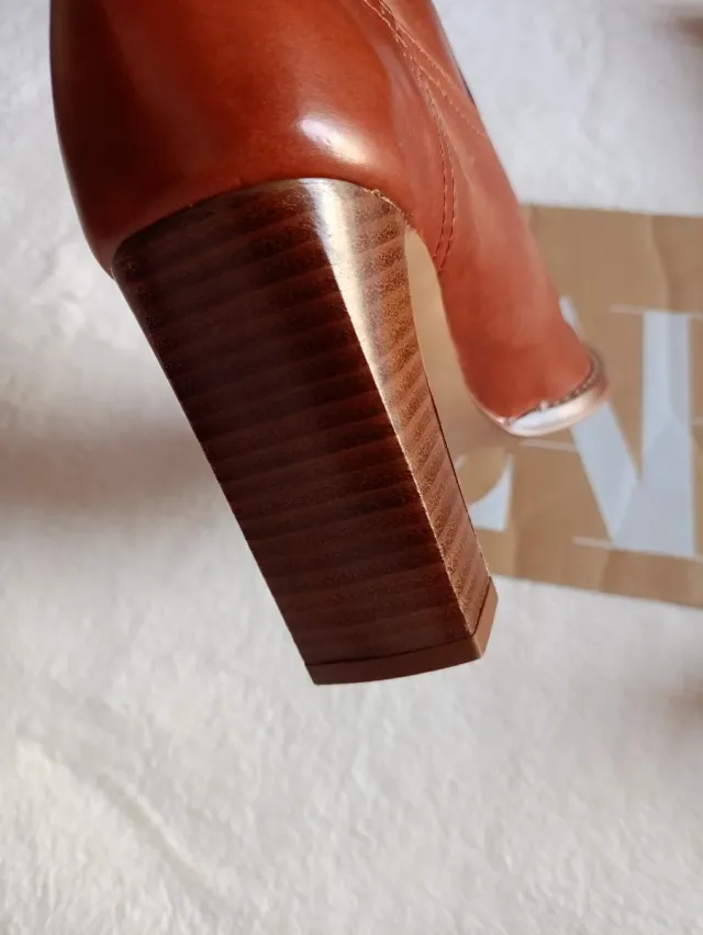 Botas altas piel Zara marrones sin estrenar