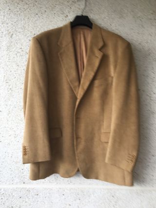 Chaqueta pana marrón claro marca Docayro talla 58