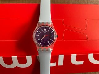 Swatch modelo POWDER PLUM (modelo LL126)