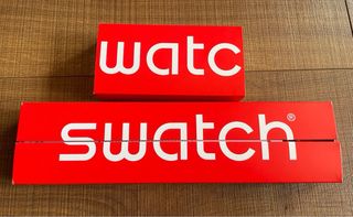 Swatch modelo POWDER PLUM (modelo LL126)