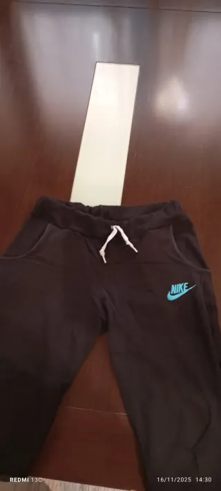 Pantalón chándal Nike niña negro