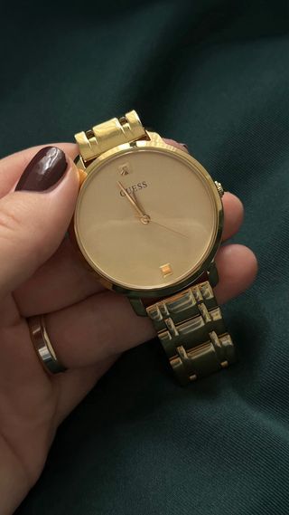 Reloj Guess Dorado