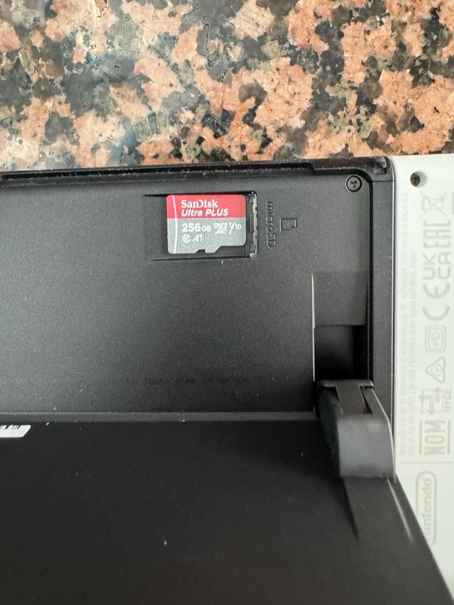 Nintendo Switch OLED + 3 Juegos + Funda