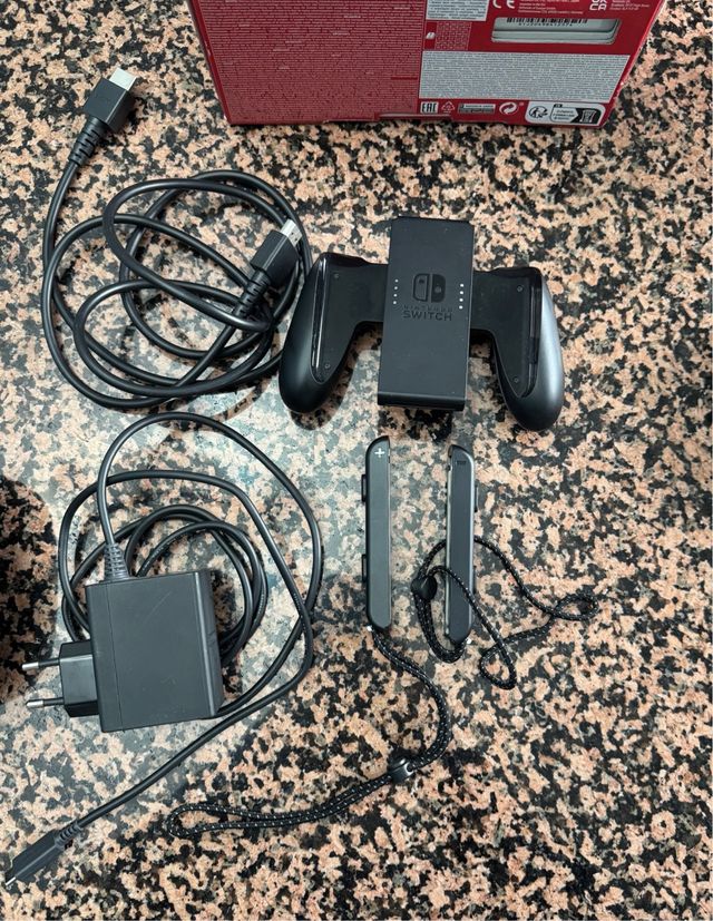 Nintendo Switch OLED + 3 Juegos + Funda