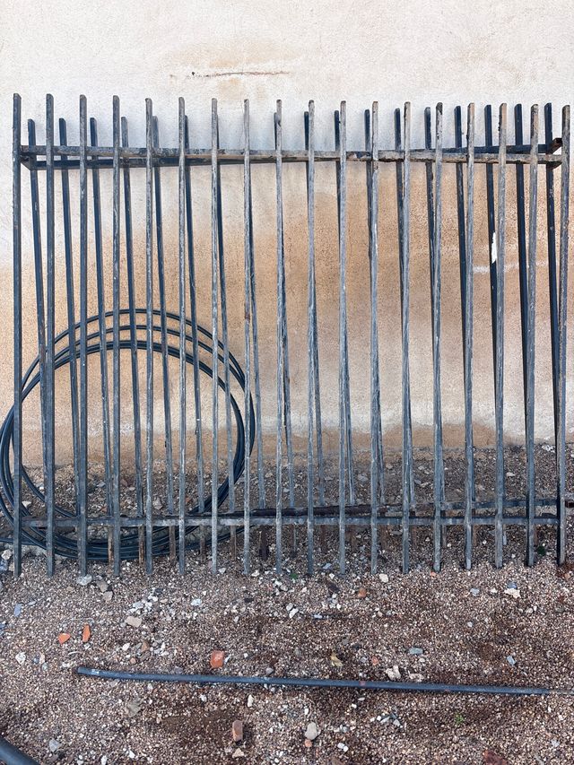 Reja de ventana metálica