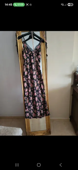 Vestido largo satén floral