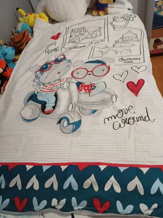 Colcha cuna y chichonera con dibujos