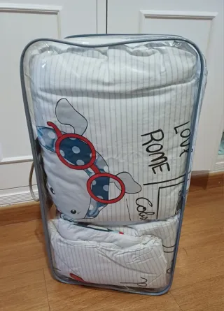 Colcha cuna y chichonera con dibujos