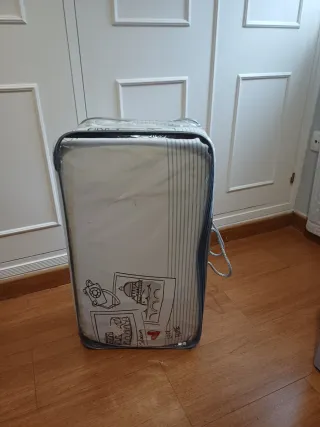 Colcha cuna y chichonera con dibujos