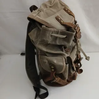 Mochila artesanal beige y marrón 40x30
