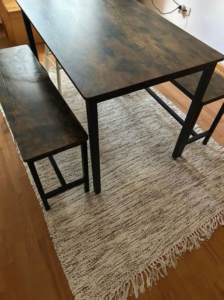 Mesa+2 bancos . Solo venta en persona .